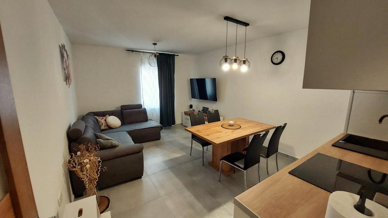 Apartman Zengg Eksteriør billede